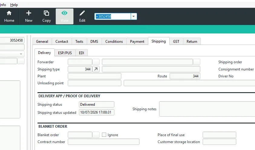 The shipping tab shows the delivery status written back, with a timestamp. Sales support checking whether a stop was delivered stays inside Abas ERP.